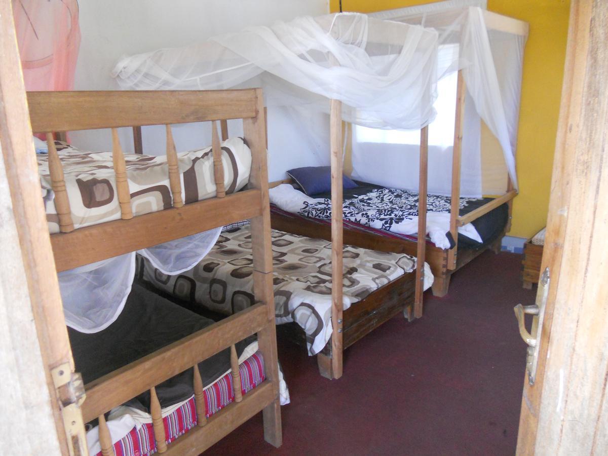 Masaka Backpackers, Tourists Cottage & Campsite Exterior foto