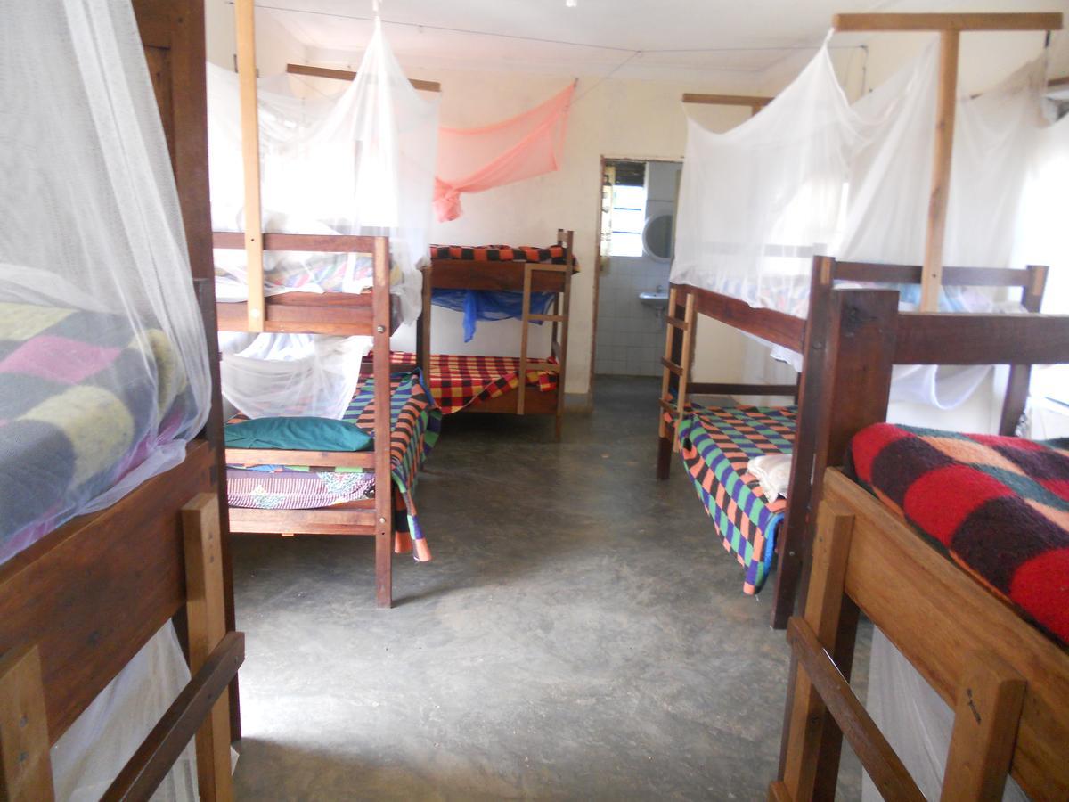 Masaka Backpackers, Tourists Cottage & Campsite Exterior foto